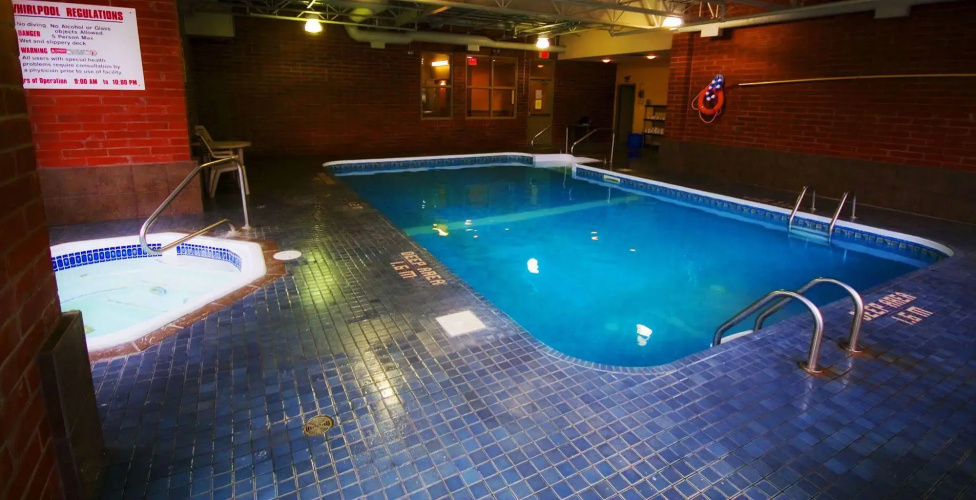Elkwater Lake Lodge