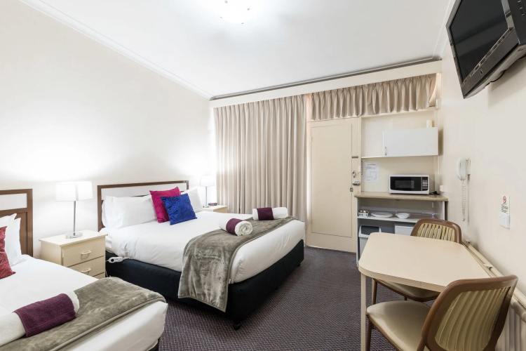 Oval Motel