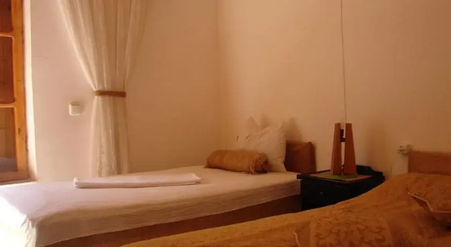 Hellios Inn