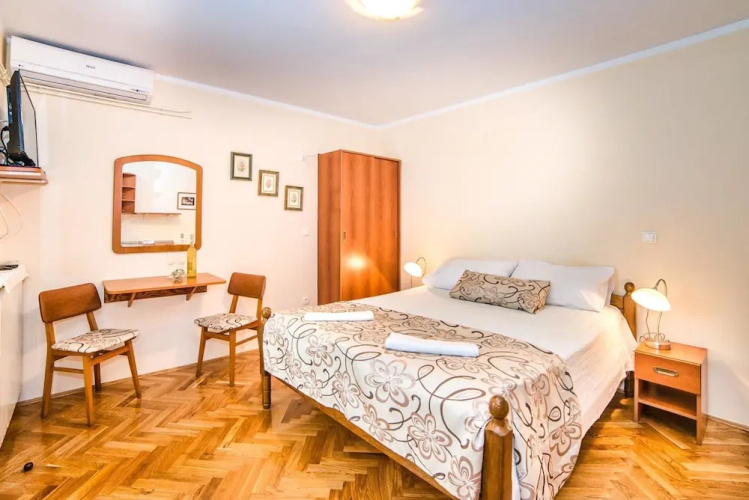 Apartments Paliaga