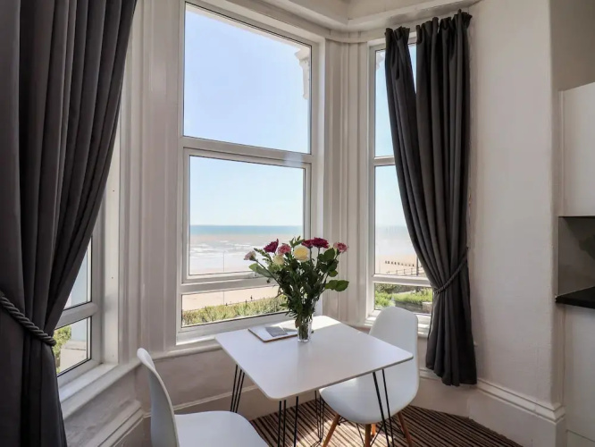 6 Beach View @ Beaconsfield House