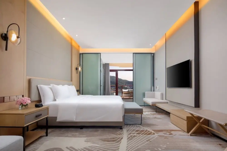 Standard Double room with balcony and with harbour view