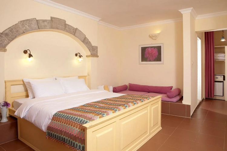 Maya Bistro Hotel Beach