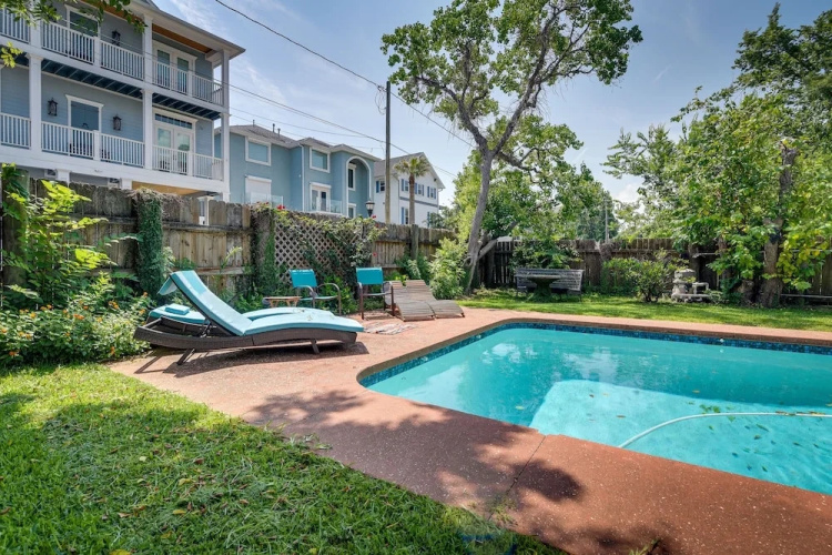 Texas Escape w/ Private Pool, Grill & Balconies!