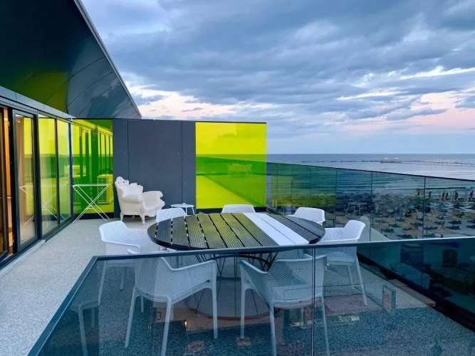 Family Suite with partial sea view