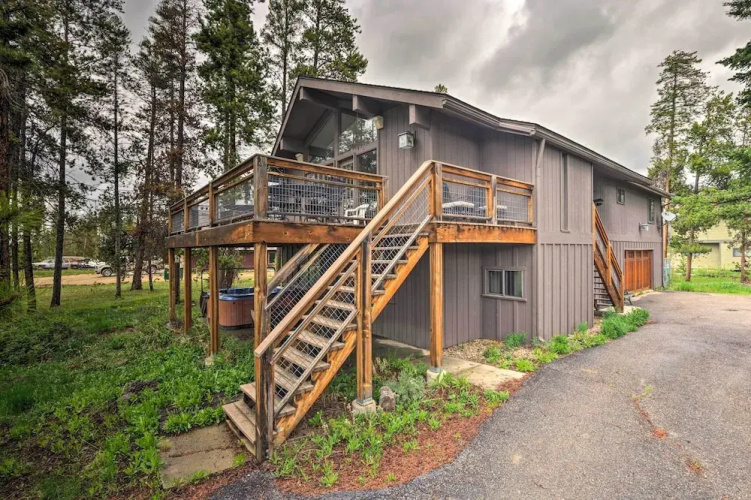 Sprawling Fraser Cabin w/ Private Hot Tub & Deck!