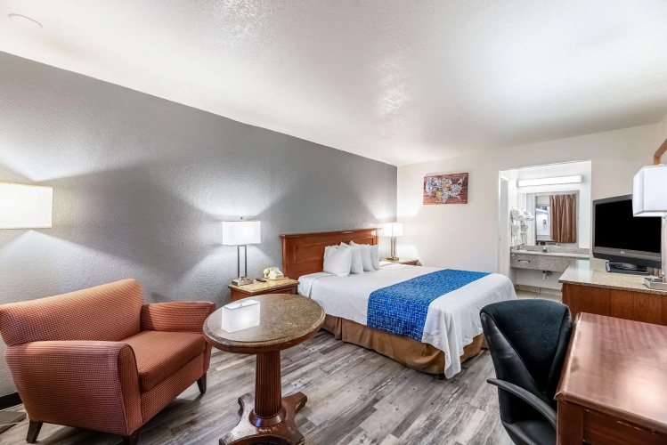 Econo Lodge Phoenix North I-17