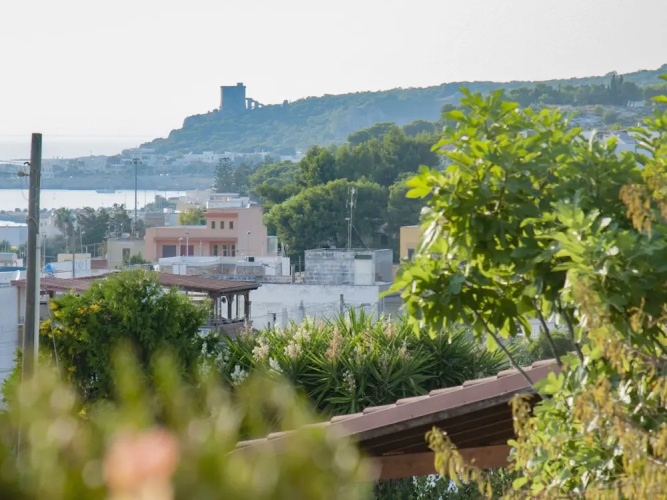 Apartment in Salento With Sea View & Pool