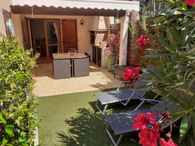 2 Bedrooms Cottage