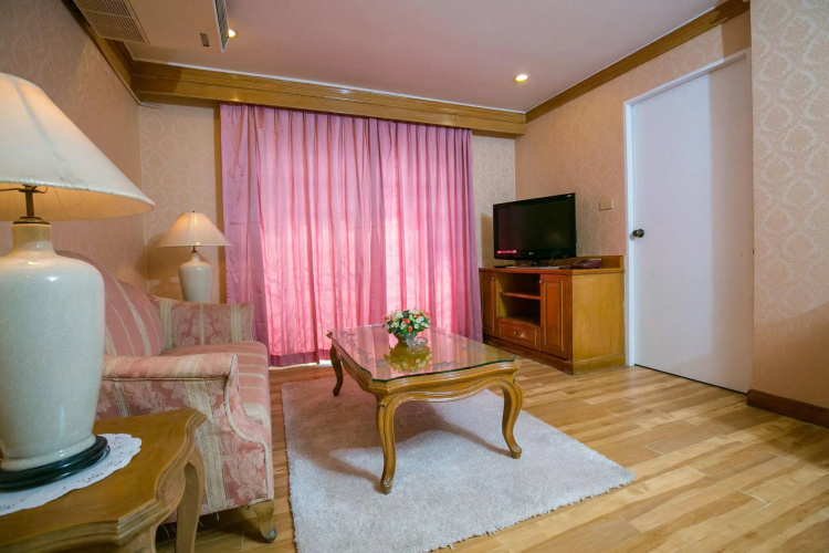Le Paradis Bangkok Hotel & Residence
