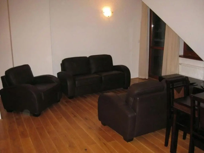 4 Bedrooms Apartment with mountain view