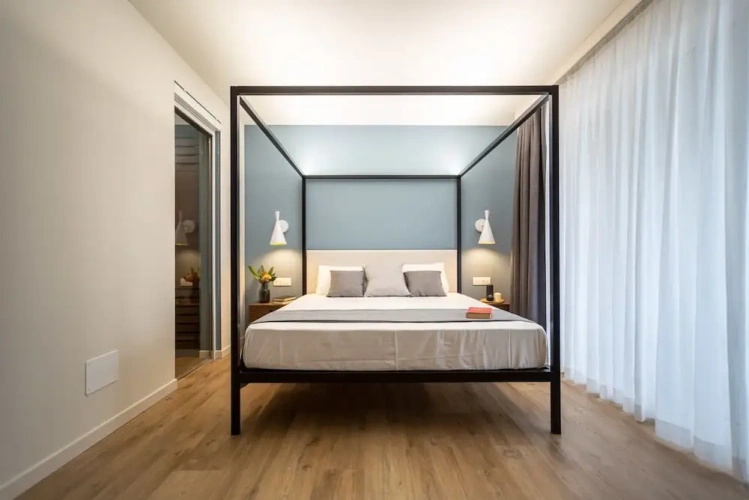 Suite with balcony and with lake view