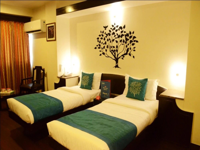 OYO 2161 Hotel Ashray
