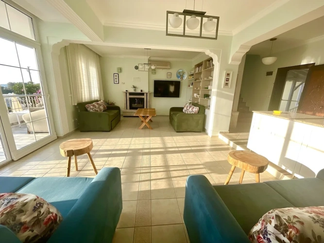 3 Bedrooms Villa
