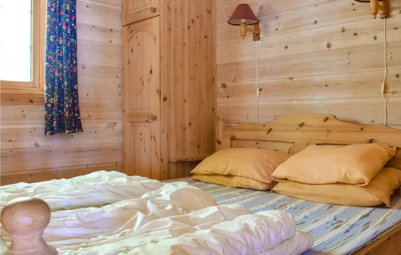 Beautiful Home in Olden With 3 Bedrooms and Wifi