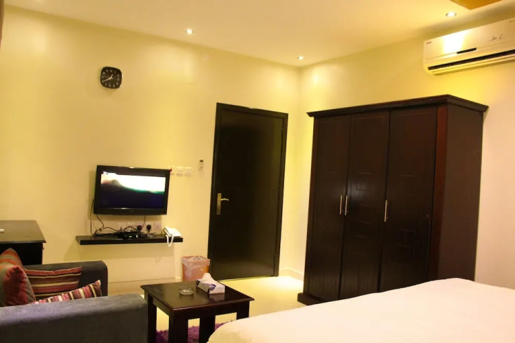 Summerland Suites