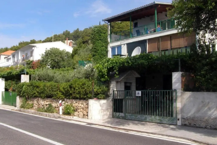 Apartment Kira - 20m from beach