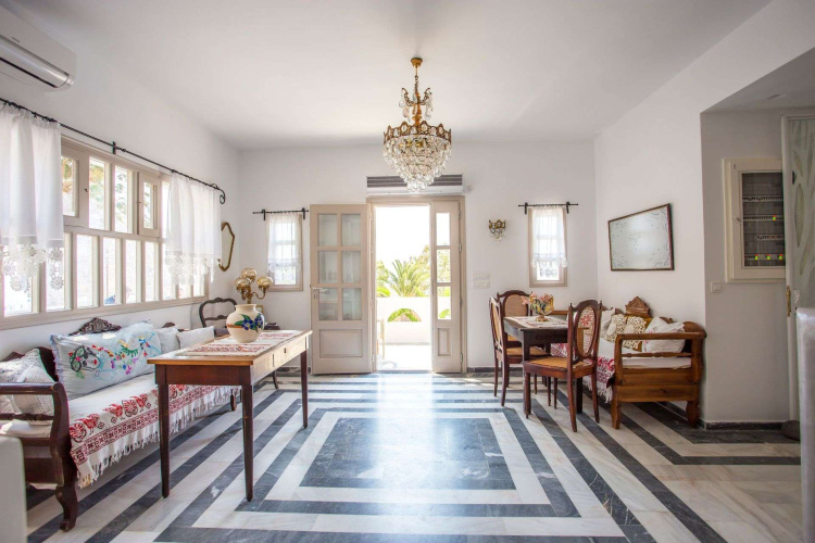TheArtemis - Perissa Hotel