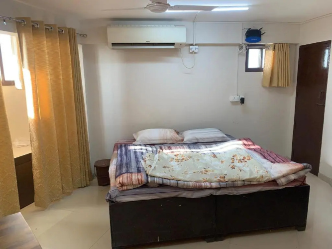 Kamil’s Studio Apartment