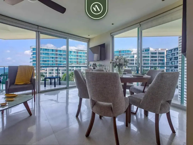 Oceanview 2 BR Condo - Beachclub - Pool - Ocean
