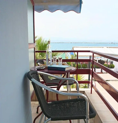 Standard Triple room with view