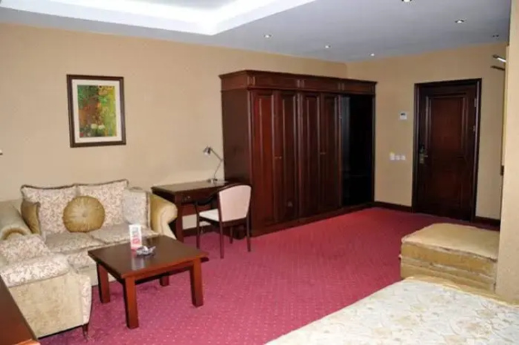 Atrium Hotel