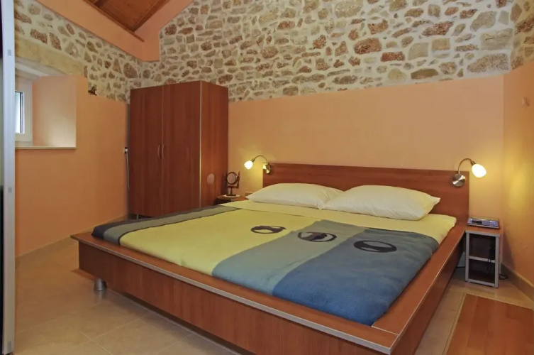House Dinko
