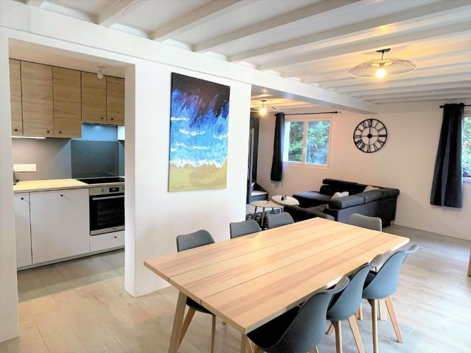 4 Bedrooms Cottage