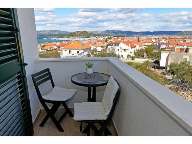 1 Bedroom Apartment with balcony and with view