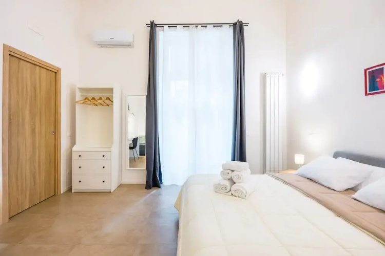 Art Apartment by Napoliapartments