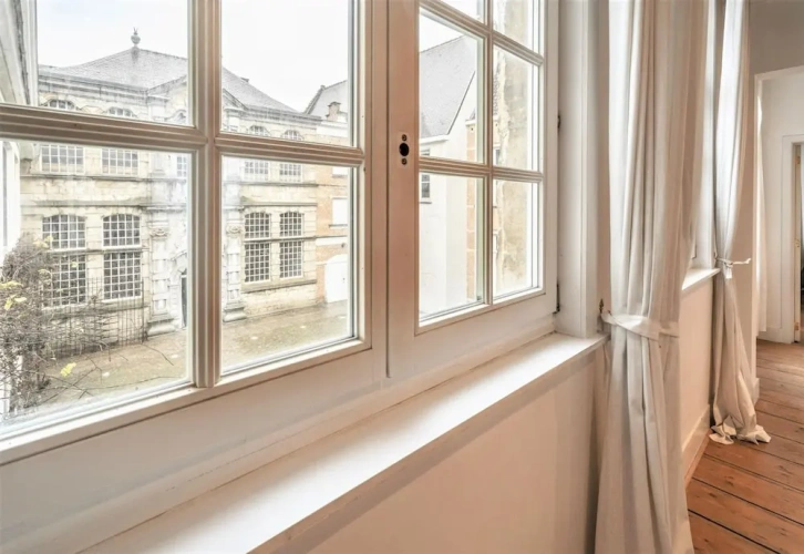 3 Bedrooms Classic Apartment