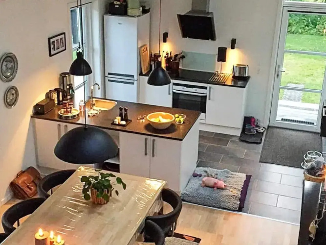 6 Person Holiday Home in Thyholm