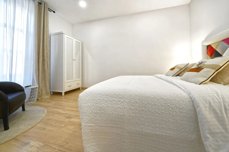 CASA VERDE Comfortable Air-Conditioned