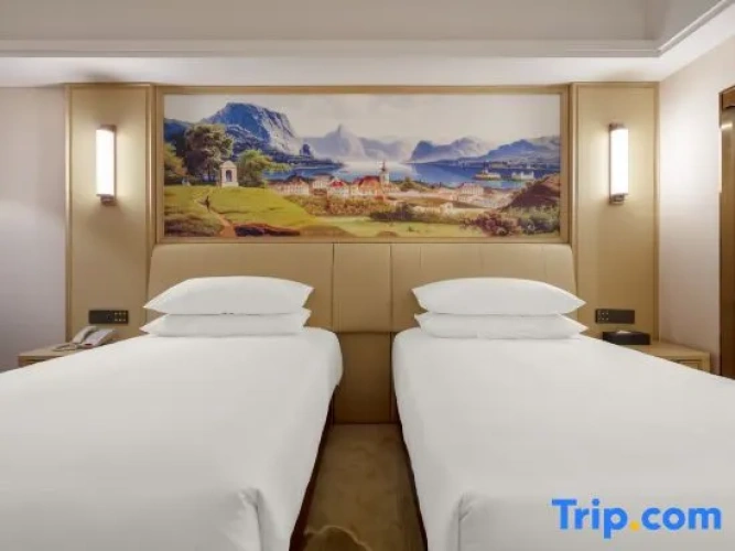Standard Triple Suite