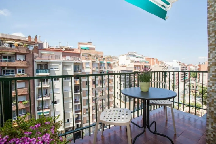 3 Bedrooms Apartment with balcony