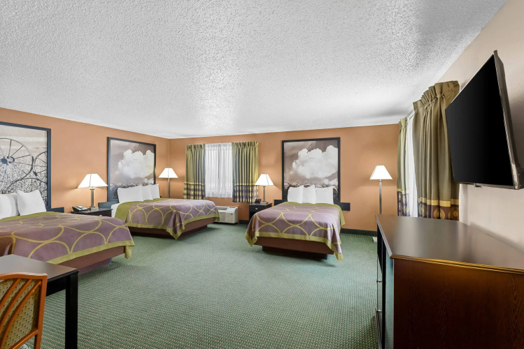 Super 8 by Wyndham Jefferson