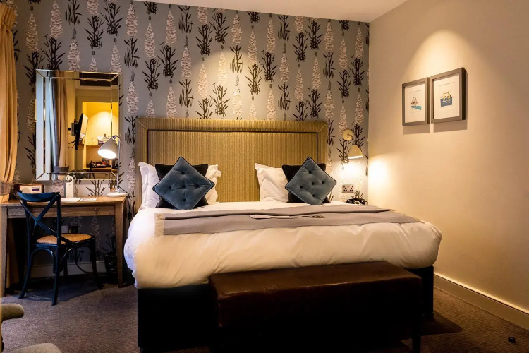 The Alma Hotel