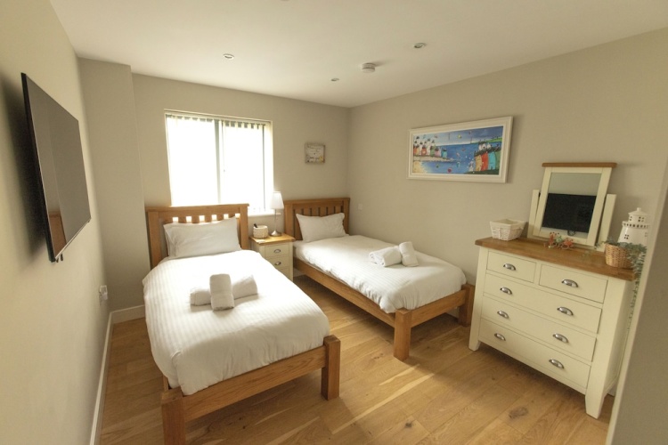 Superior Cottage
