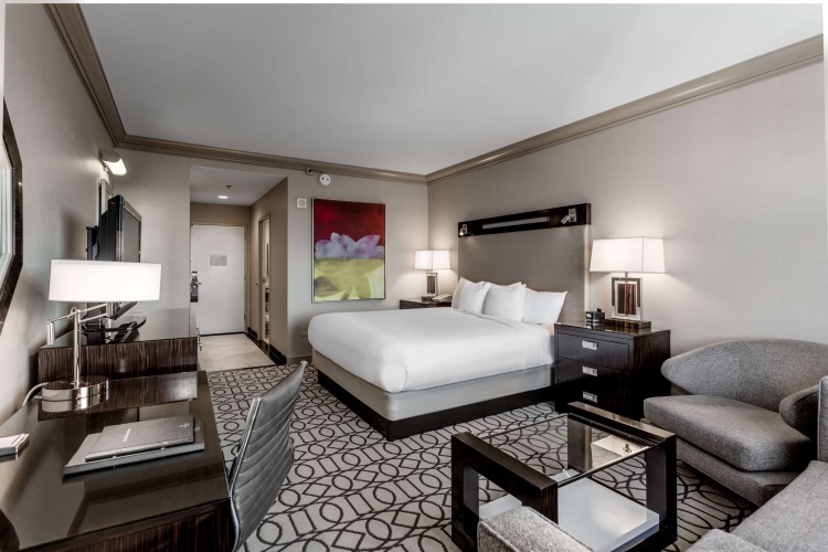 Hilton Columbus at Easton photo 8