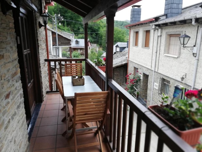 2 Bedrooms Cottage