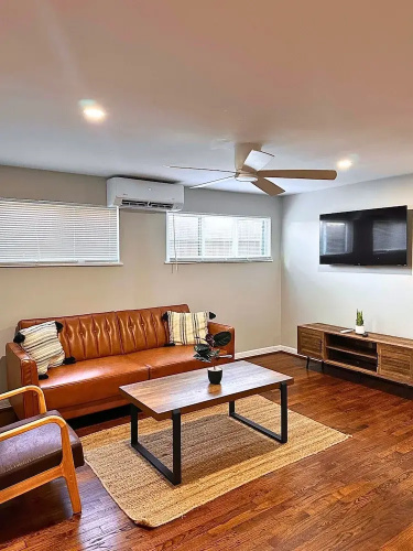 Modern 2 Bed Near Rice University