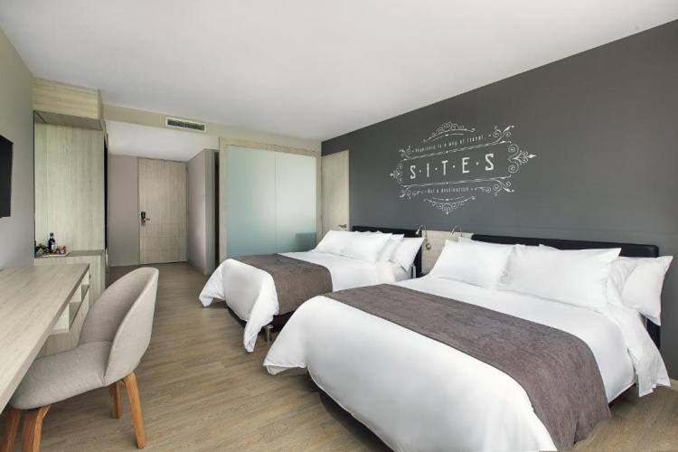 Superior Quadruple room