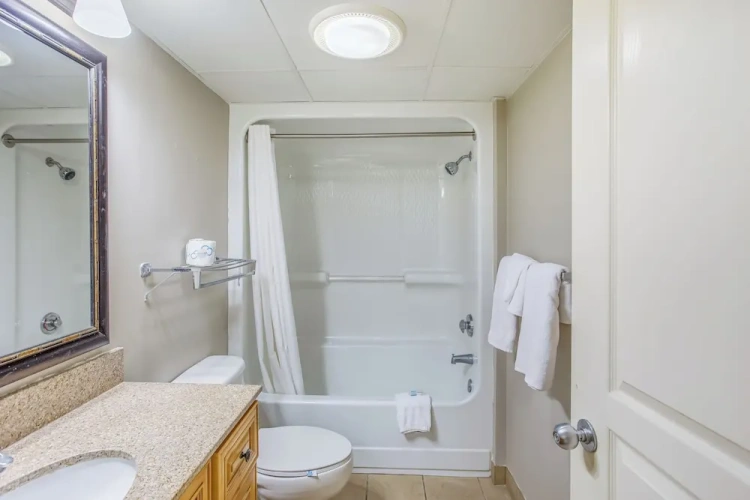 3 Bedrooms Apartment