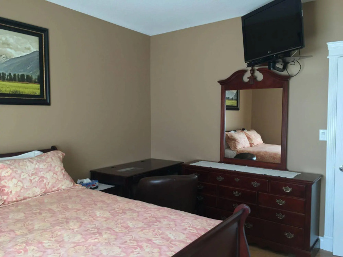 Lakeshore Inn Bed & Breakfast