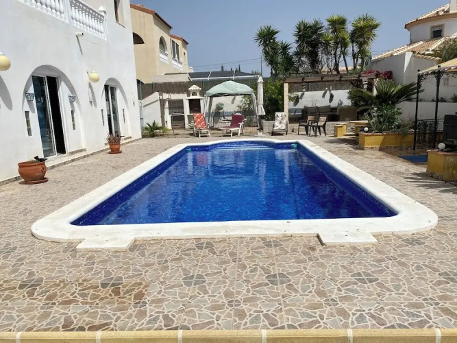 Luxury Beachfront Villa in La Perla