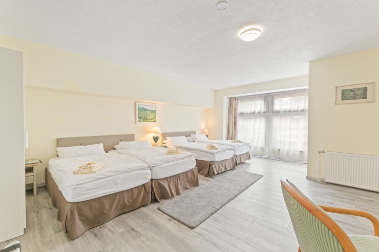 Classic Quadruple room