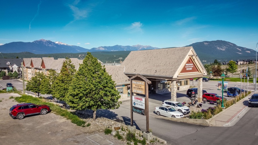 Prestige Radium Hot Springs Resort, BW Premier Collection photo 25