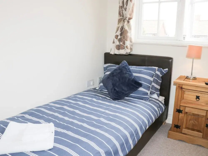 2 Perran Court