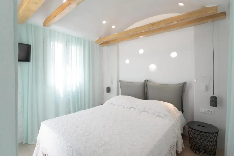 Majo Suites Hotel