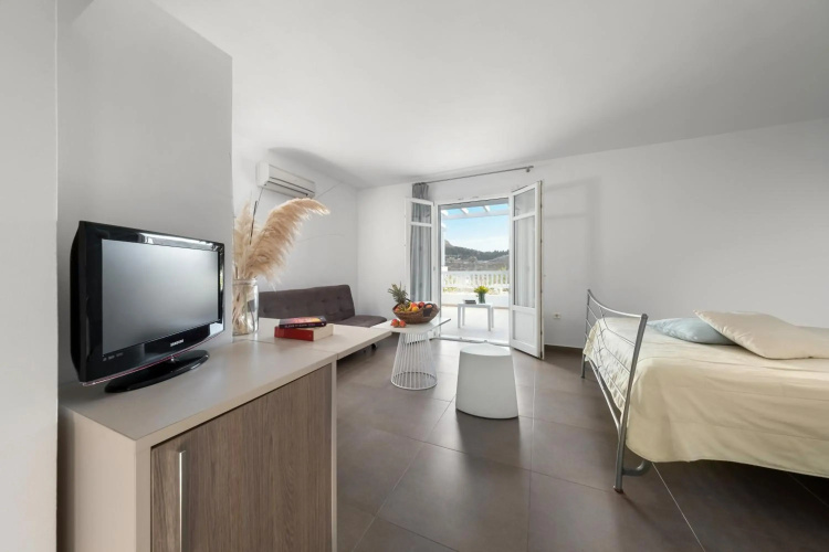 Nefeli hotel